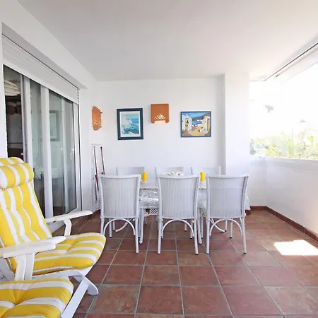 1105 Beachfront Golden Mile Apartment