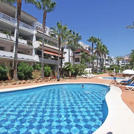 1105 Beachfront Golden Mile Apartment Marbella