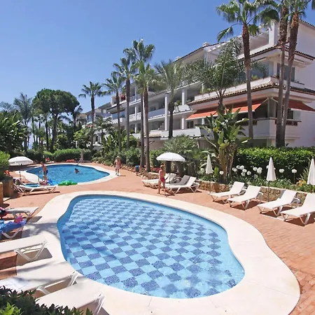 1105 Beachfront Golden Mile * Marbella