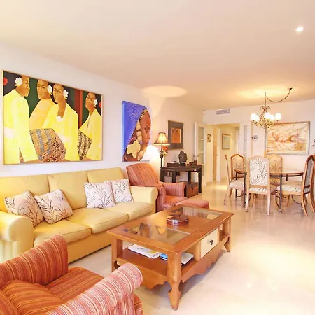 1105 Beachfront Golden Mile Apartment Marbella