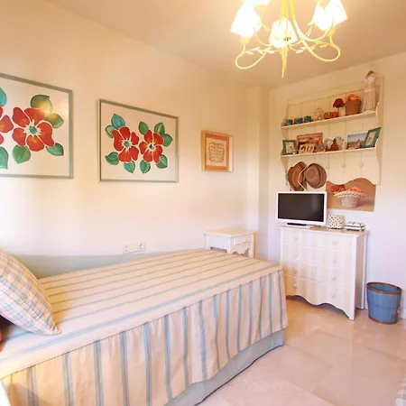 1105 Beachfront Golden Mile Apartment