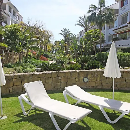 1105 Beachfront Golden Mile Apartment
